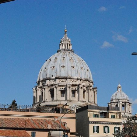Di Fronte Alla Cupola Rom Rum bild